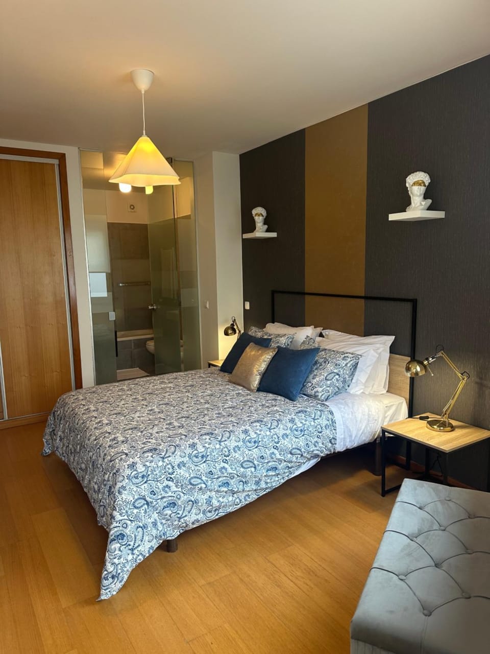 Bed, Photo of the whole room, Bedroom, wardrobe