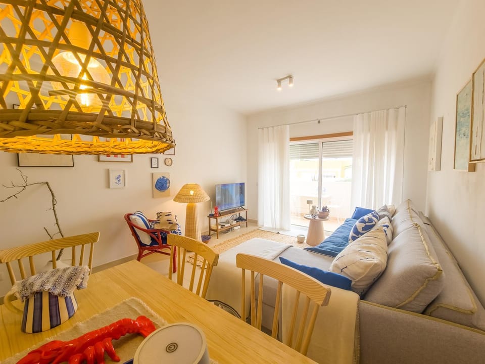 TV and multimedia, Living room, Dining area