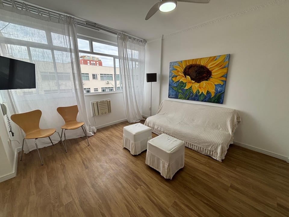 Leblon, 3 minutes from the beach and next to the subway Apartment in Rio de Janeiro