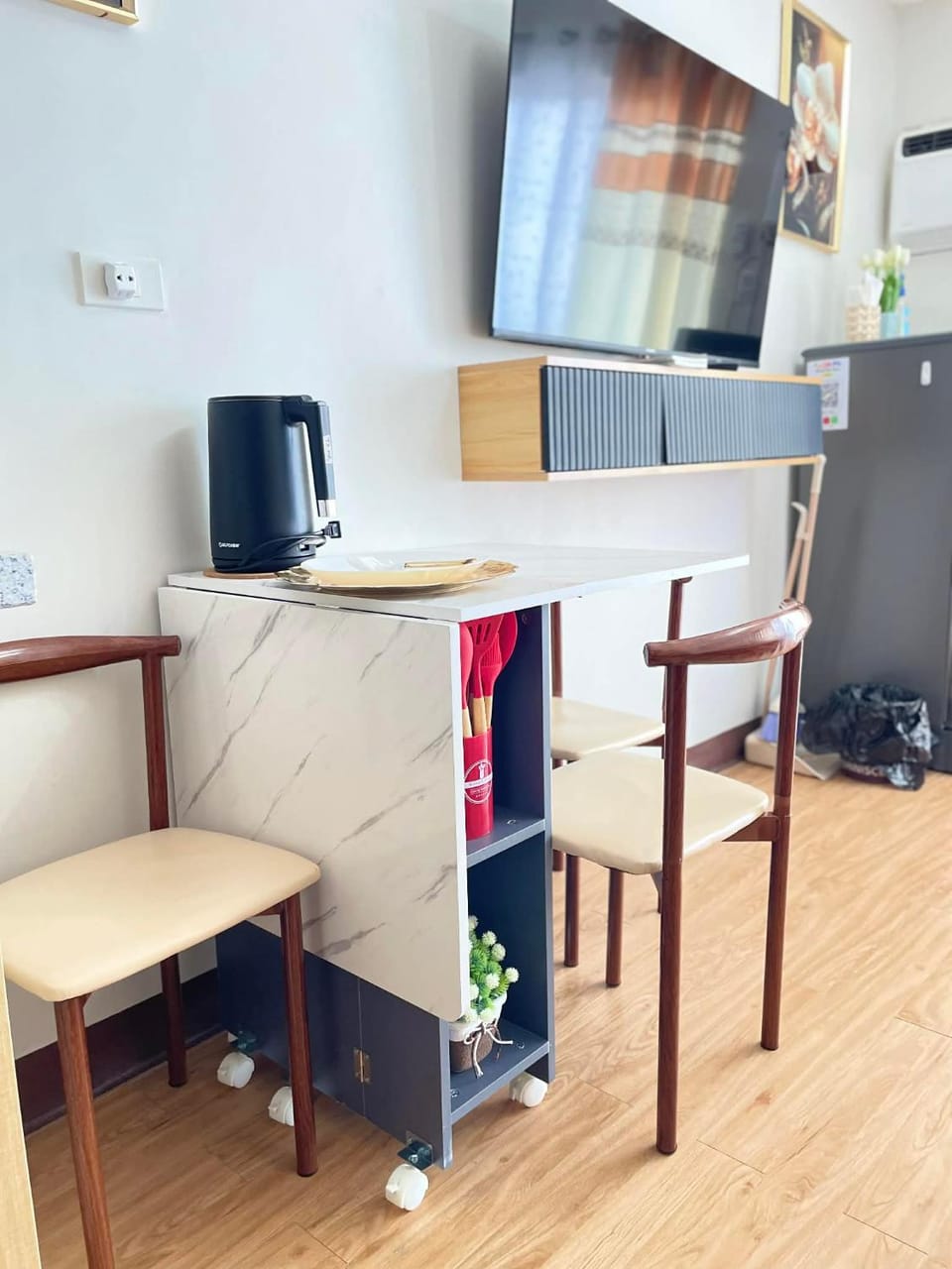 TV and multimedia, Dining area