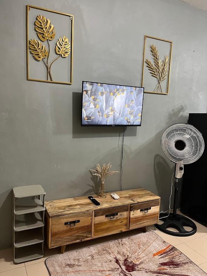 Communal lounge/ TV room, TV and multimedia, air conditioner