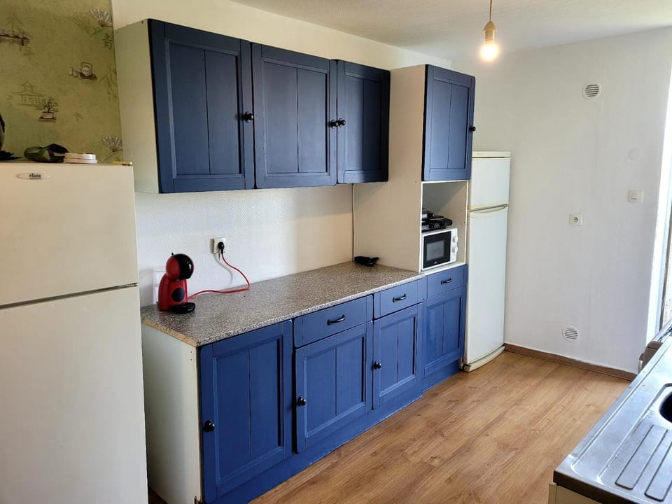 Chambre calme dans une colocation de 5 personnes Bed and Breakfast in Wallonia, Belgium