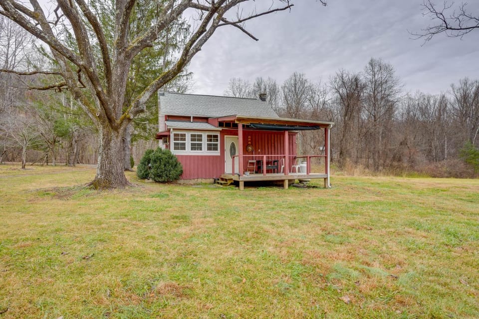 Chateau Merlot - Private Appalachian Cottage House in Shenandoah Valley