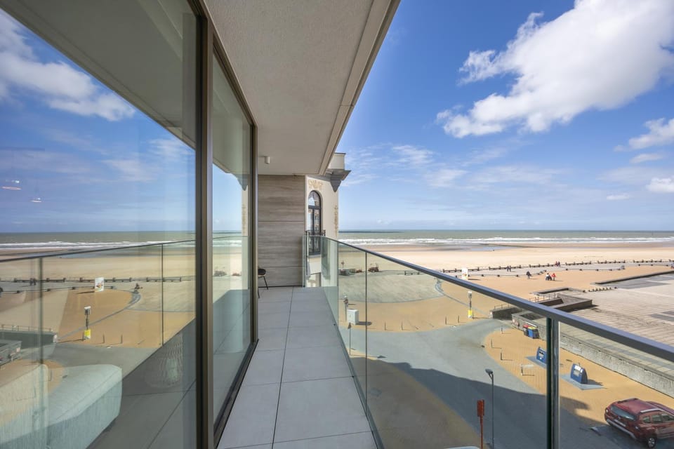 LECOMTE - Arthur Seaview Suite 207 Apartment in Ostend