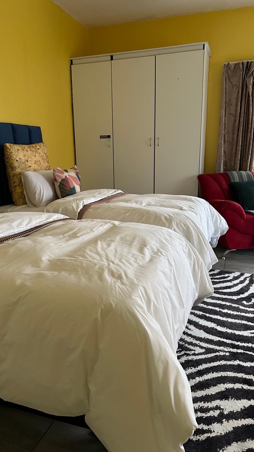 Bed, Photo of the whole room, wardrobe