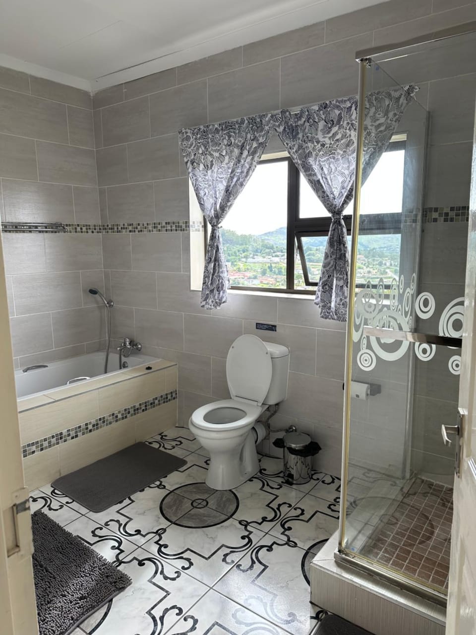 Shower, Toilet, Bath