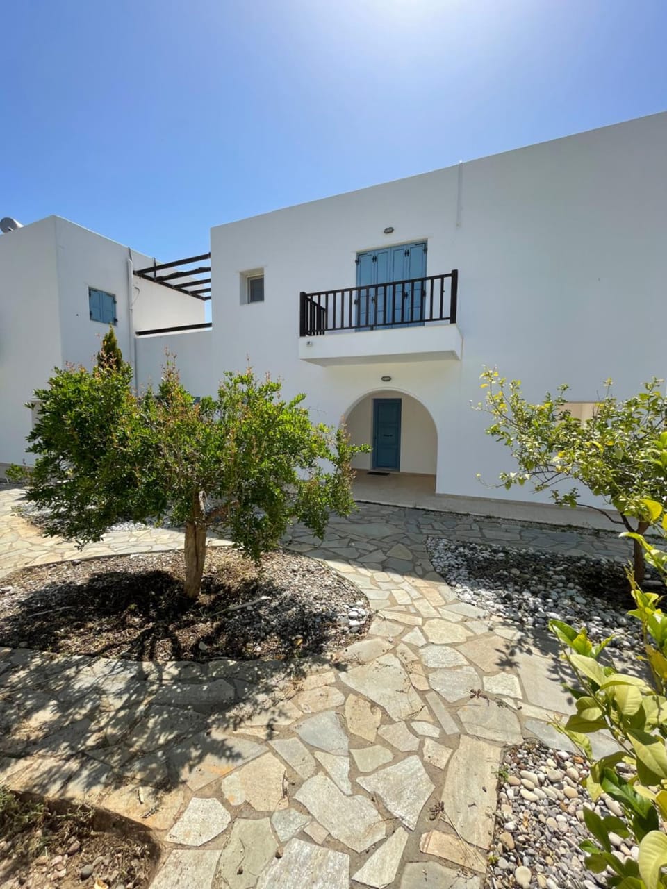 Property building, Day, Garden