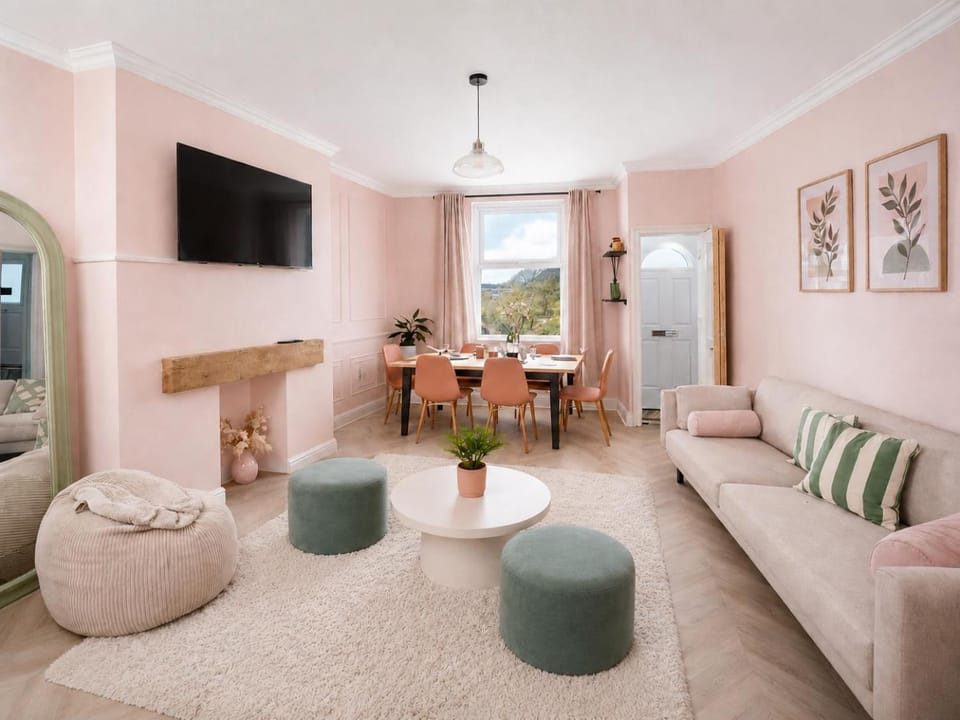 Living room, Dining area