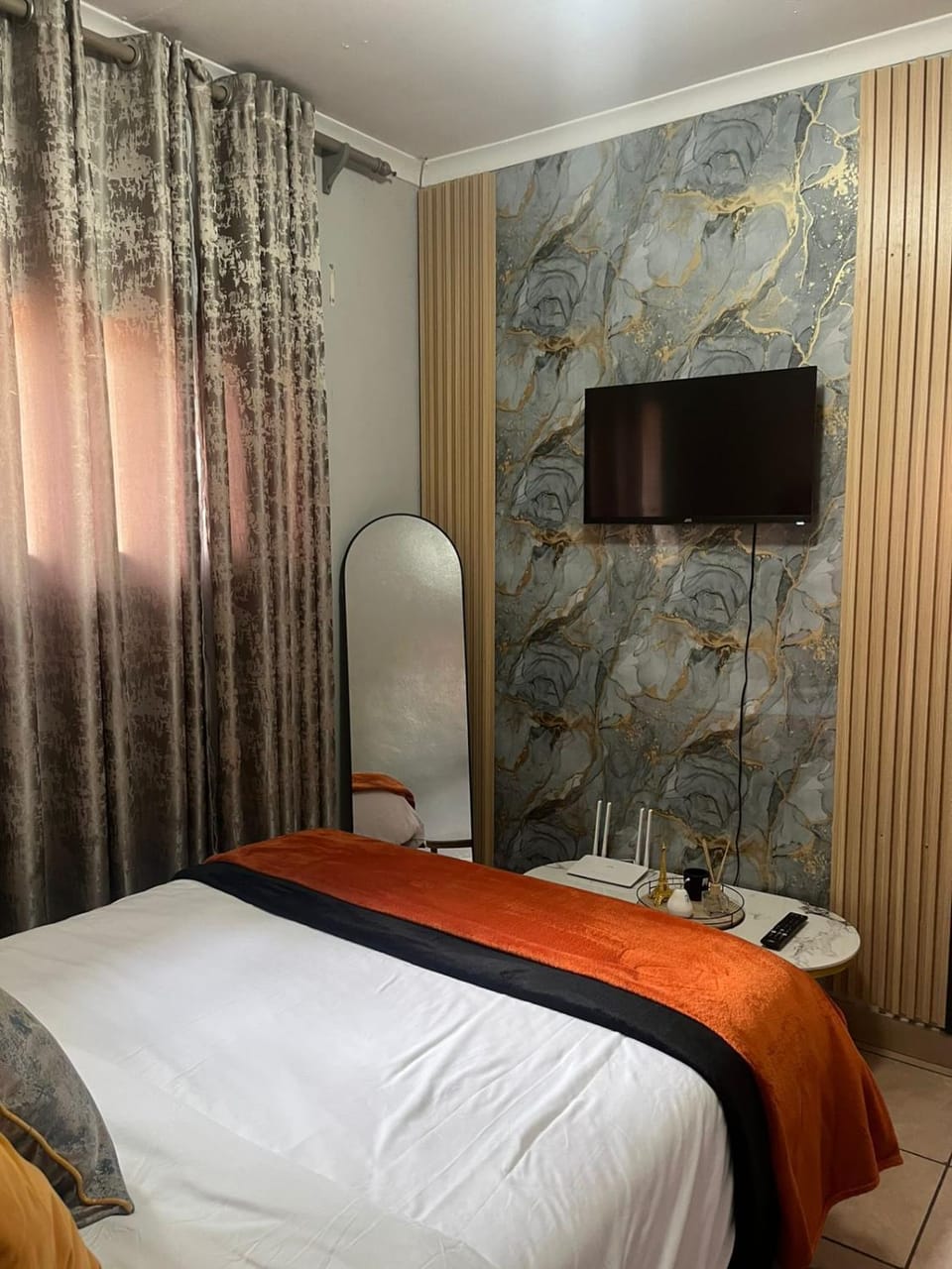 VeeFab Guest House Bed and Breakfast in Johannesburg