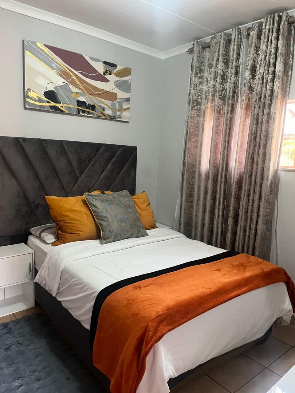 VeeFab Guest House Bed and Breakfast in Johannesburg