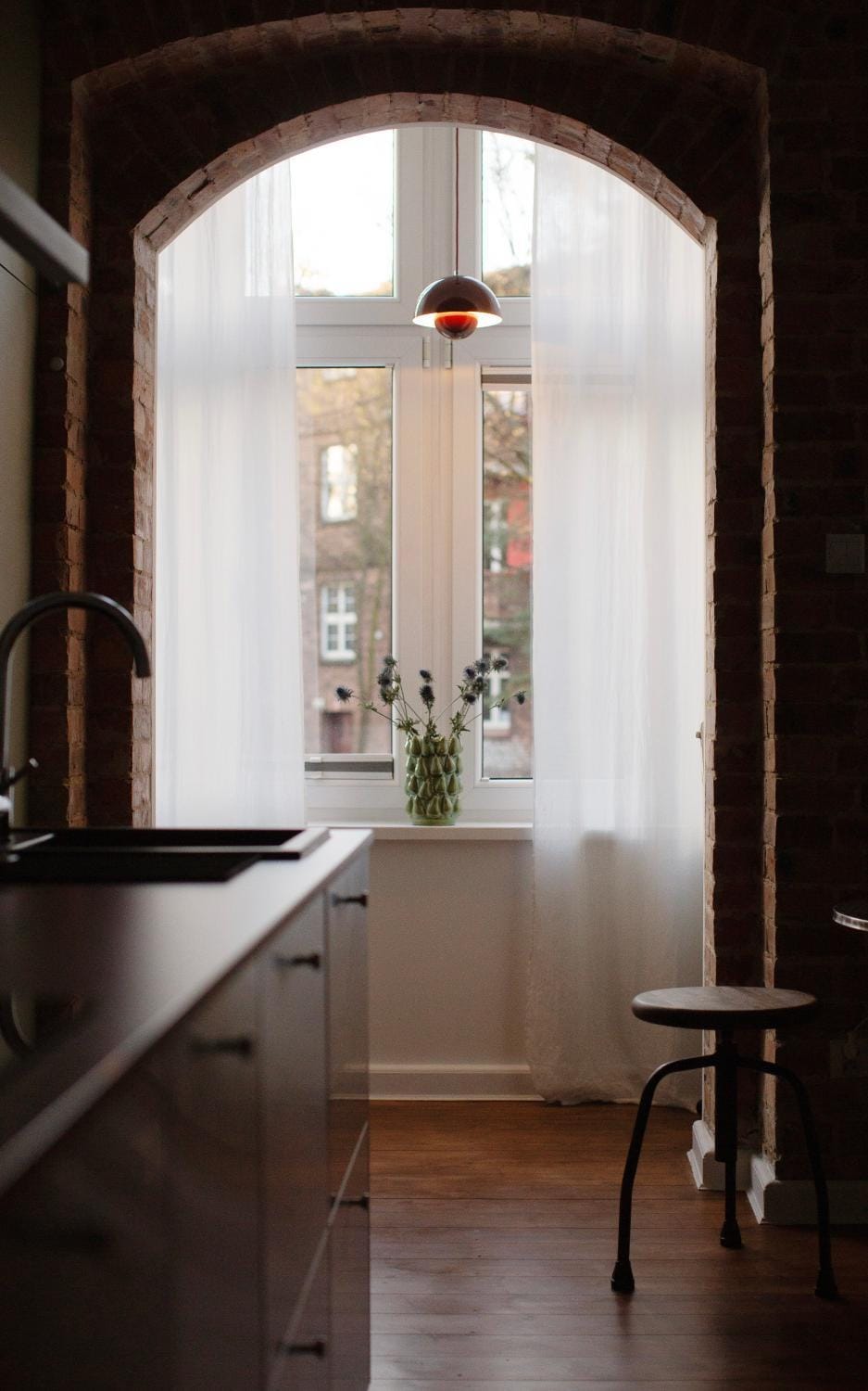 Kitchen or kitchenette, Dining area