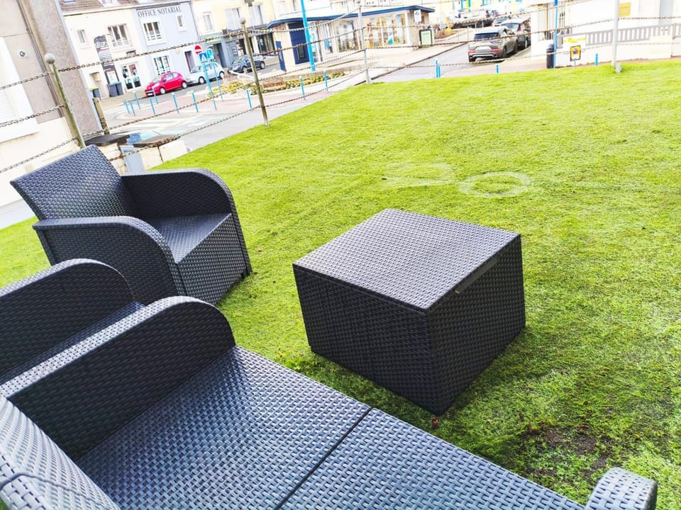 Sauna et appartement de 50 M2 avec cuisine neuve plus terrasse de 40 m2 Apartment in Le Portel