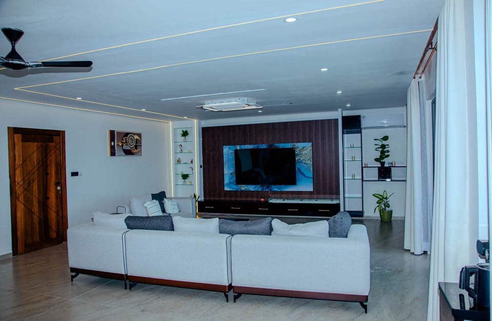 Semo's Aqua luxury 6 bedrooms Penthouse sea views Apartment in Mombasa