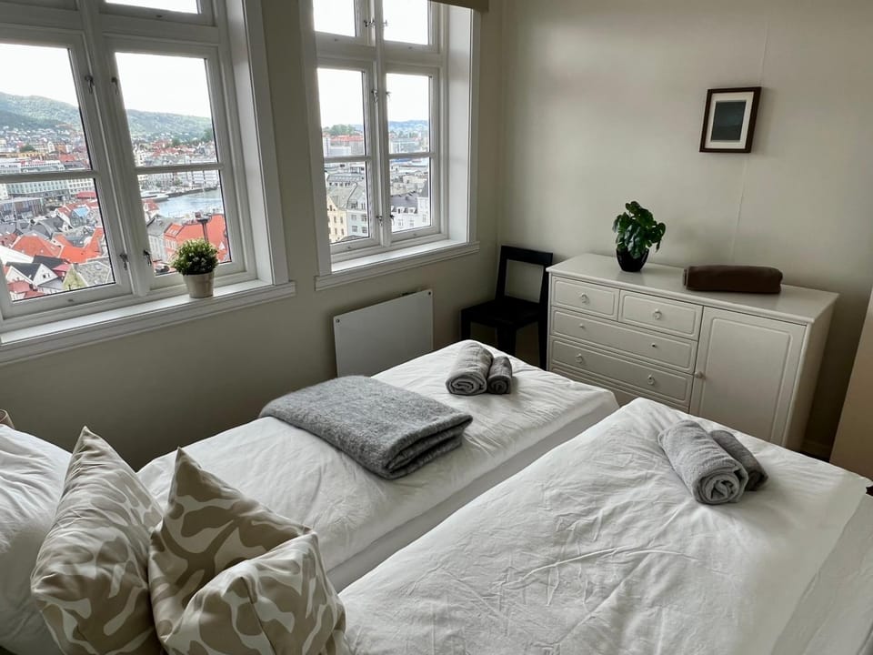 Bed, View (from property/room), View (from property/room), Bedroom, City view, City view, Mountain view, Mountain view, Sea view, Sea view