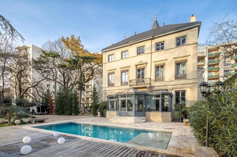 Property building, Swimming pool