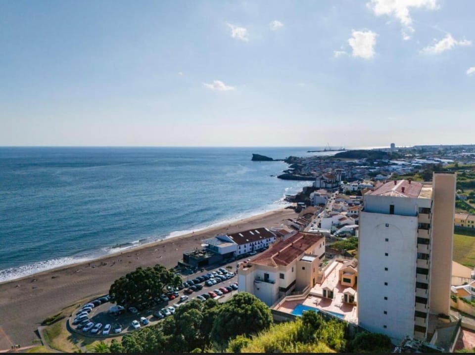 Property building, Nearby landmark, Day, Neighbourhood, Natural landscape, Bird's eye view, Beach, Sea view, Street view