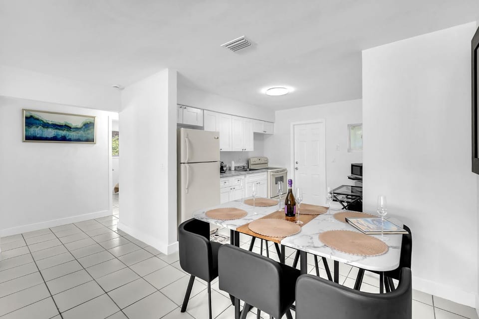 Costerra Miami 2BR Near Airport House in Miami