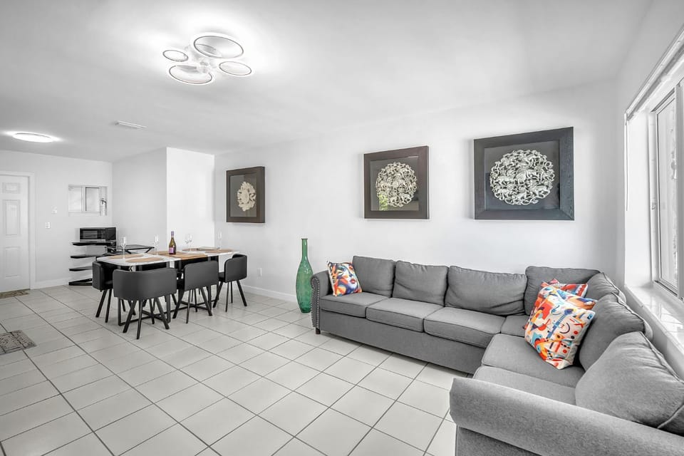 Communal lounge/ TV room, Living room