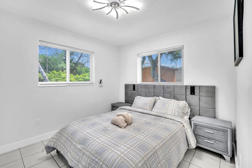 Costerra Miami 2BR Near Airport House in Miami