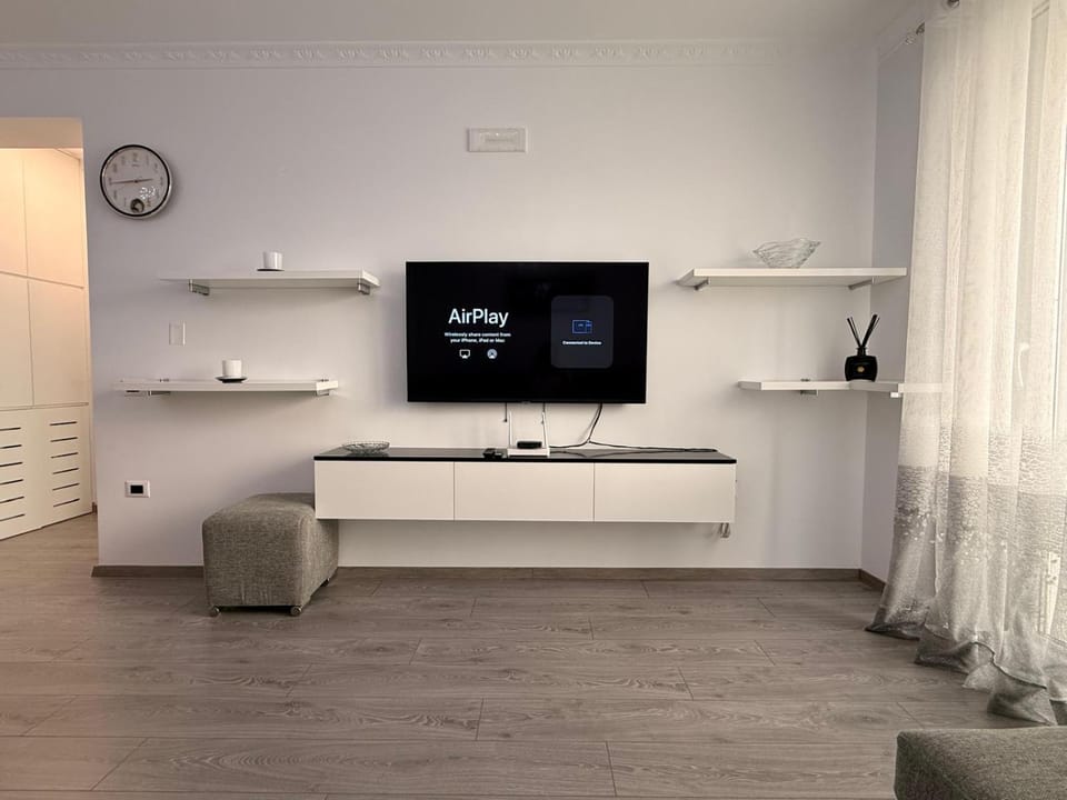 TV and multimedia, hair dresser