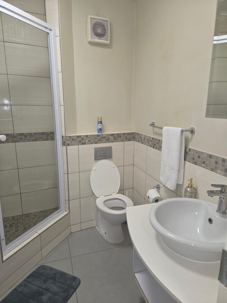 Cozy Bachelor in Hatfield Apartment in Pretoria