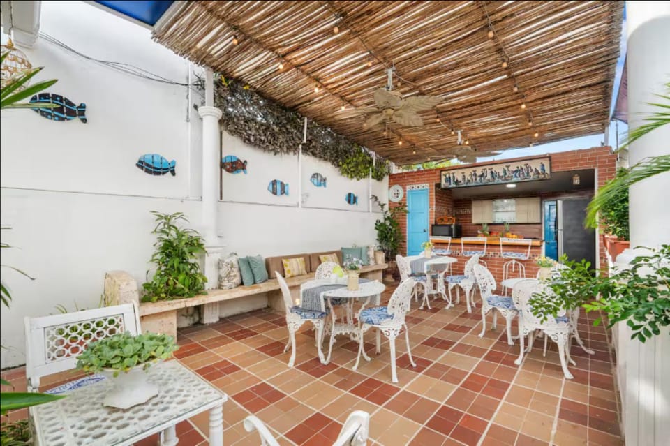 Patio, Restaurant/places to eat, Day, Garden, Living room, Banquet/Function facilities, Seating area, Dining area, Garden view, Breakfast