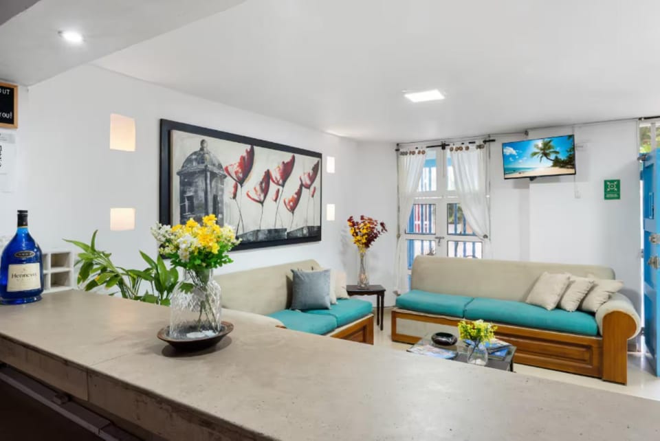 TV and multimedia, Living room, Lobby or reception
