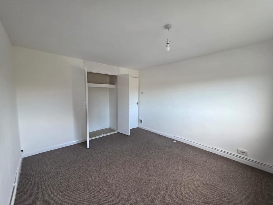 Spacious contractors and tourist apartment with parking & Wifi Apartment in Rochester