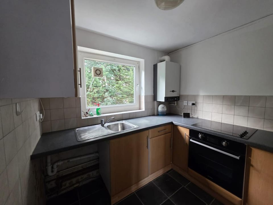 Spacious contractors and tourist apartment with parking & Wifi Apartment in Rochester