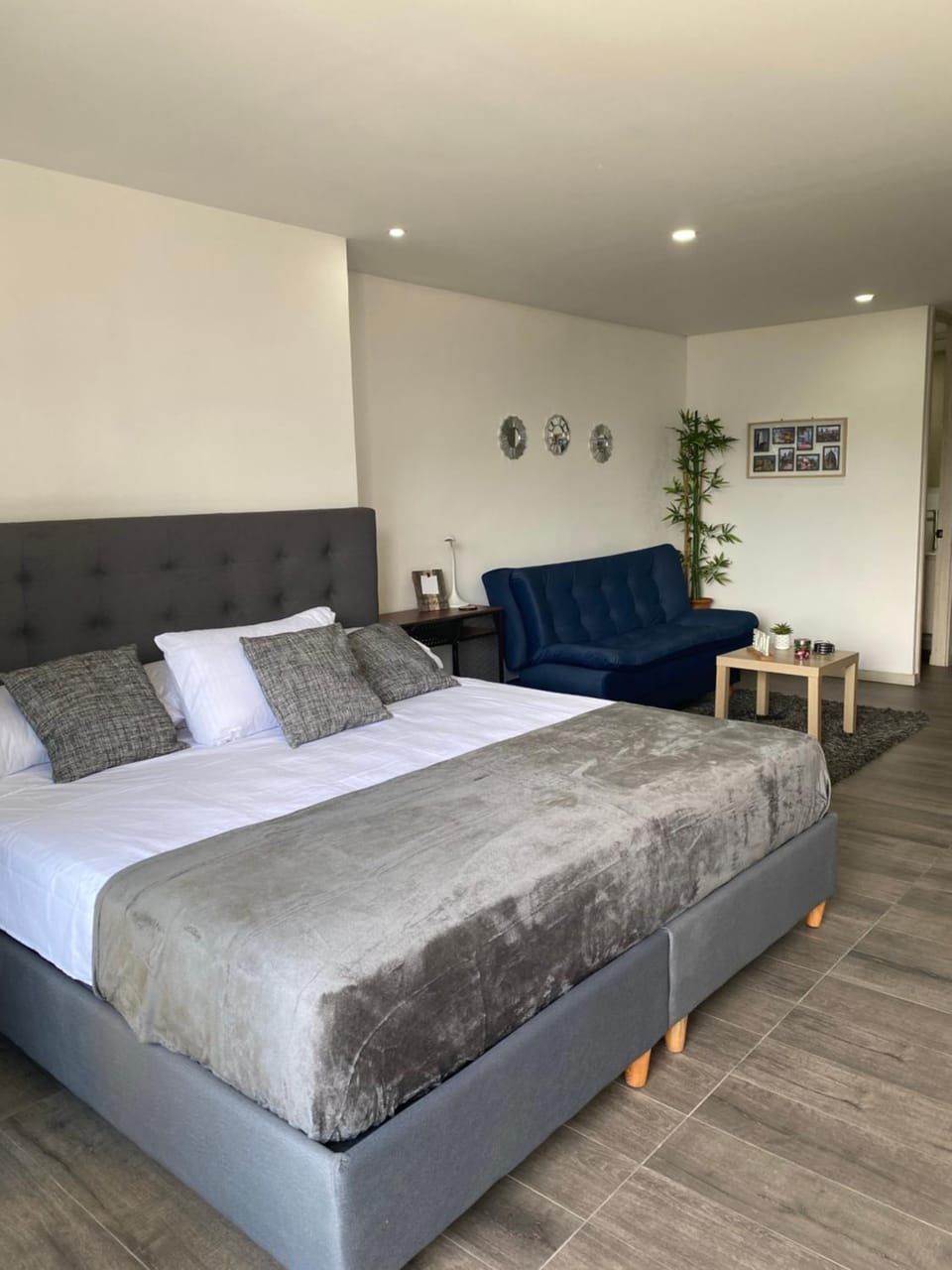 Bed, Photo of the whole room