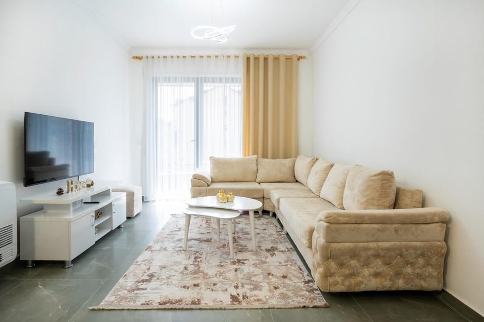 Communal lounge/ TV room, Living room, Seating area