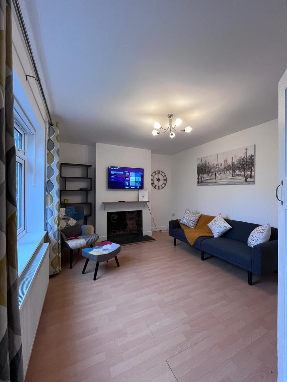 TV and multimedia, Living room, Seating area