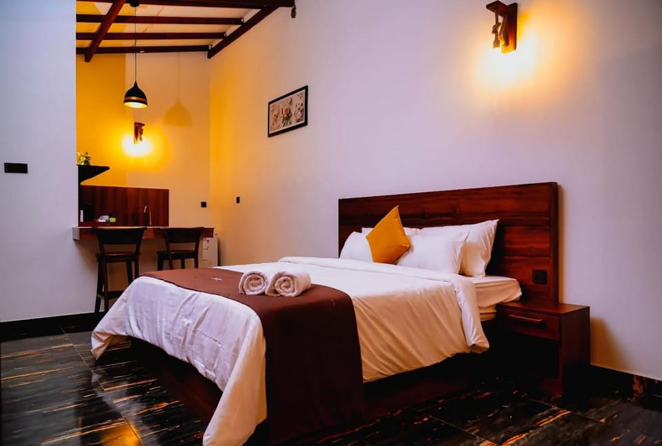 Bed, Seating area, Dining area, Bedroom