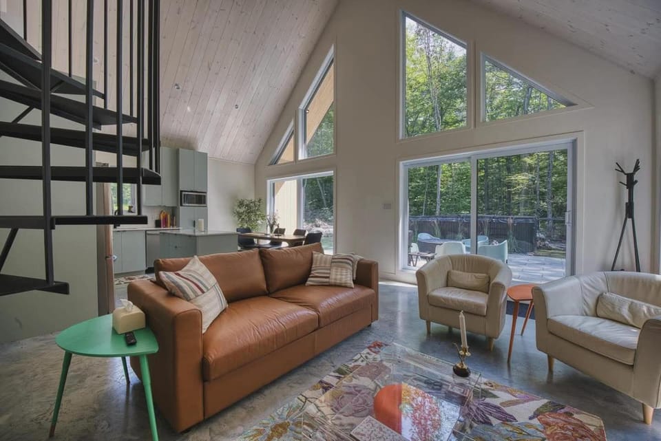Le grand héron spa de nage Chalet in Saint-Donat
