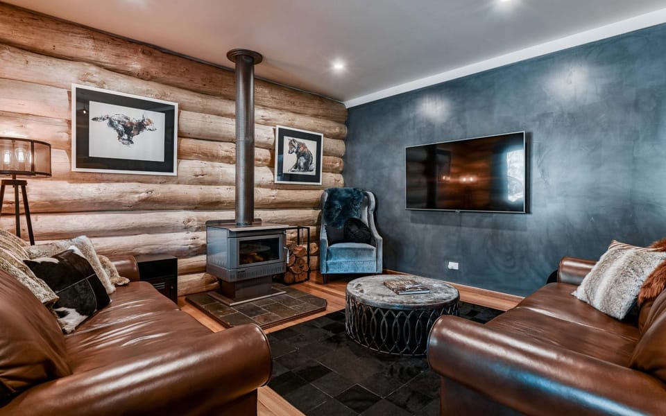 TV and multimedia, Living room, fireplace