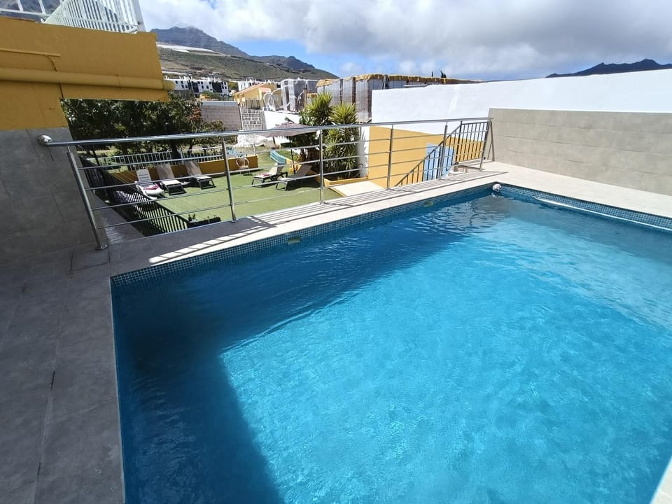 Garden, Swimming pool