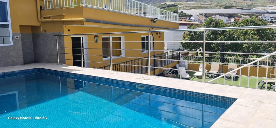 Garden, Swimming pool