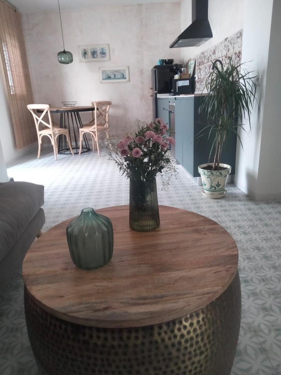 Kitchen or kitchenette, Living room, Dining area