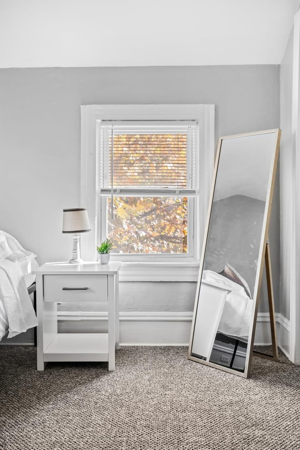 Photo of the whole room, Bedroom