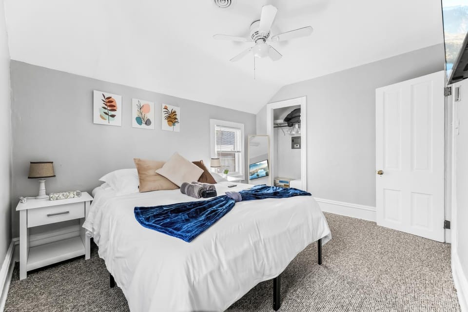 Bed, Bedroom