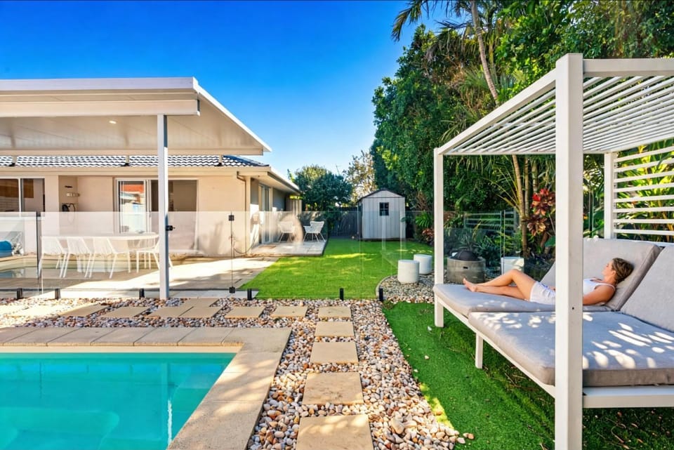 Designer Beach House with Pool, Firepit and Kayaks House in Sunshine Coast