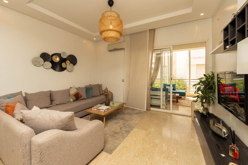 Communal lounge/ TV room, TV and multimedia, Living room, Seating area, Evening entertainment