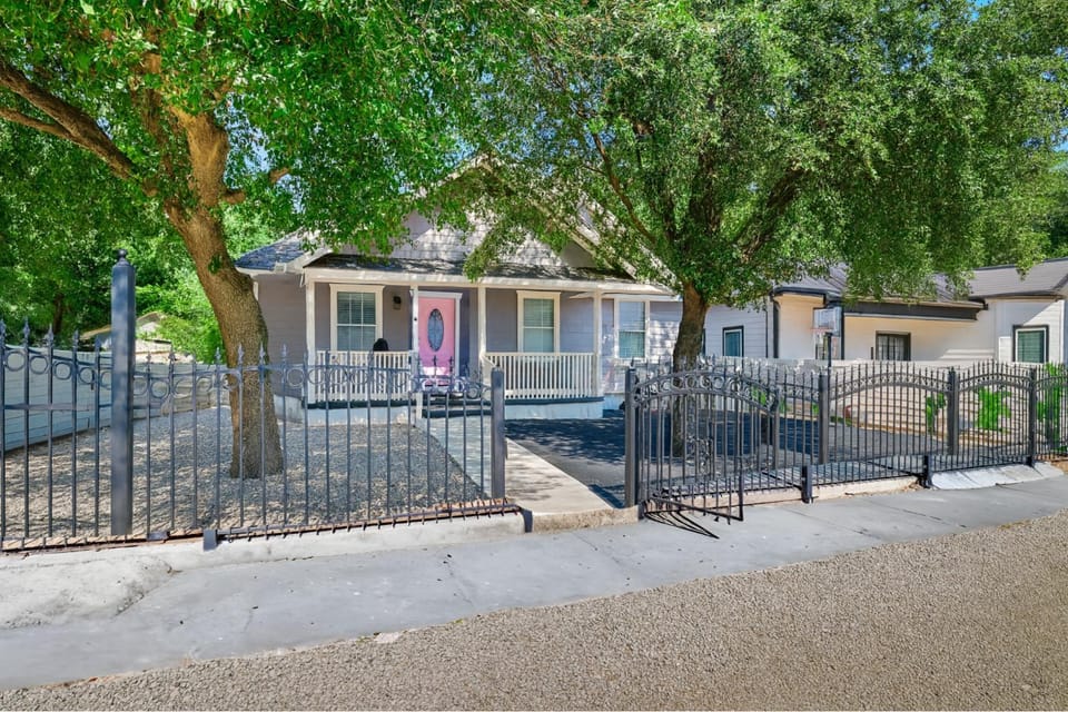 Property building, Street view