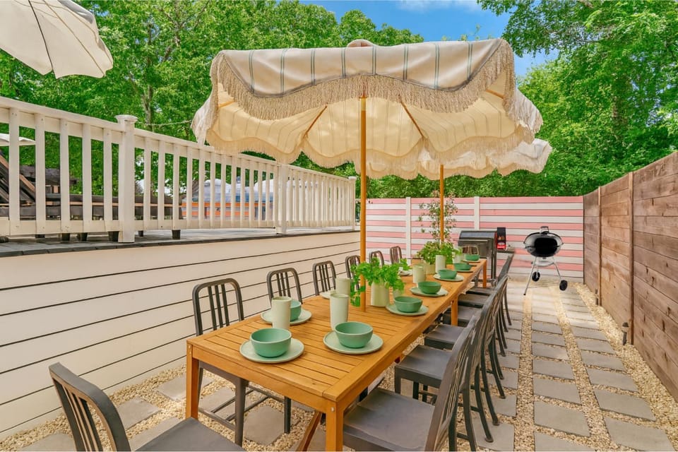 Spacious Oasis 1 mi to Riverwalk House in San Antonio