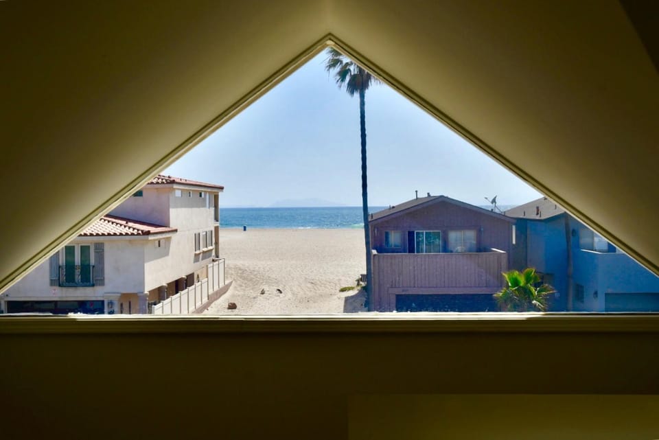 Luxury, Beach House, and quiet neighborhood House in Port Hueneme