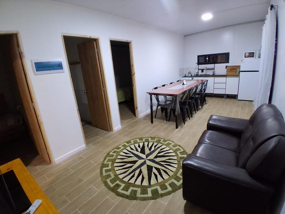 TV and multimedia, Kitchen or kitchenette, Living room, Dining area, oven