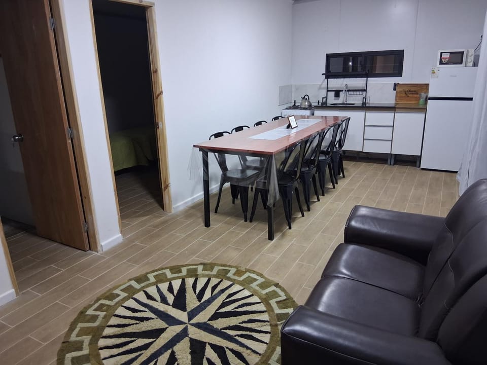 Kitchen or kitchenette, Living room, Seating area, Dining area, oven, pet friendly