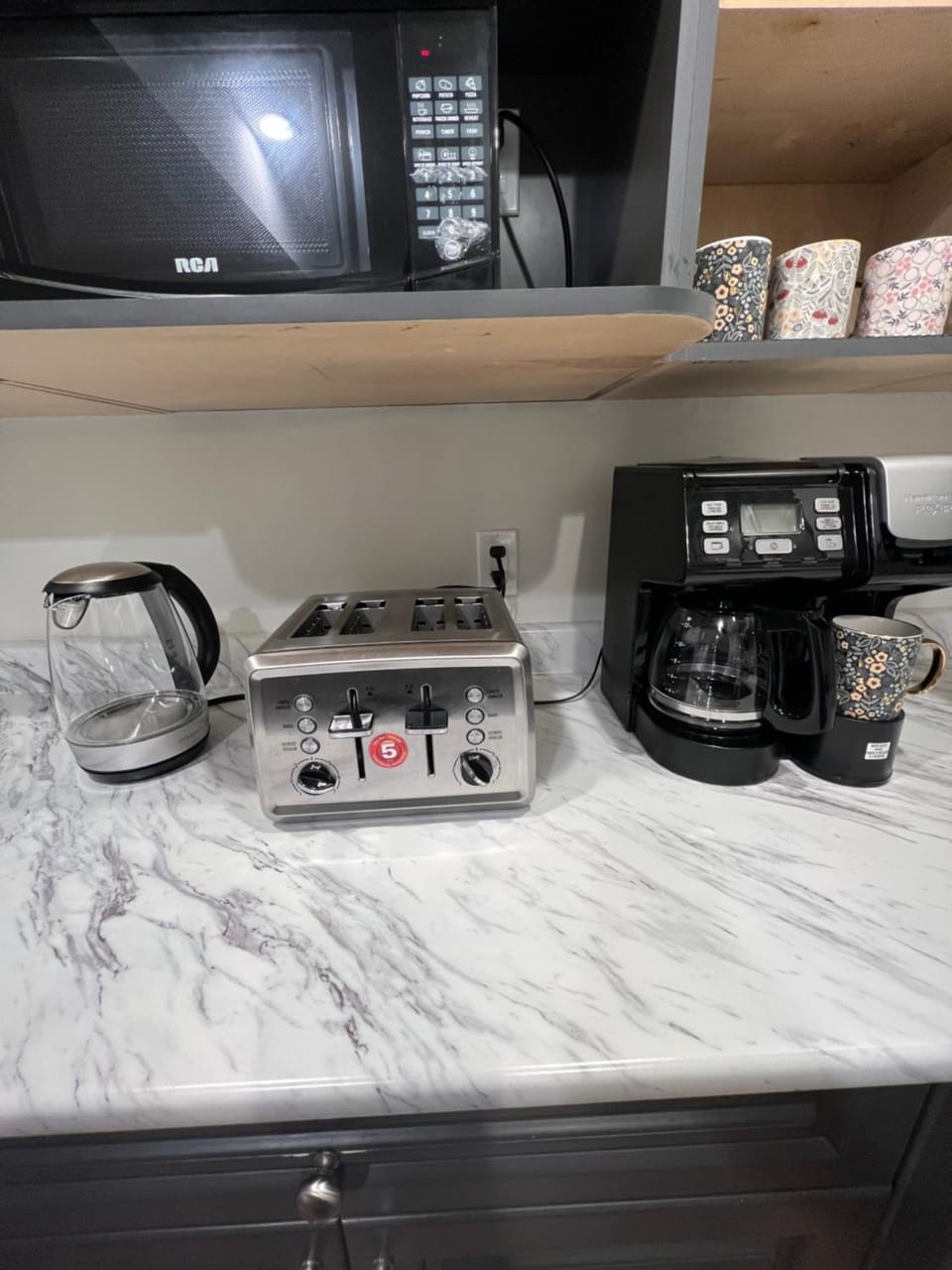 Coffee/tea facilities, Kitchen or kitchenette, toaster