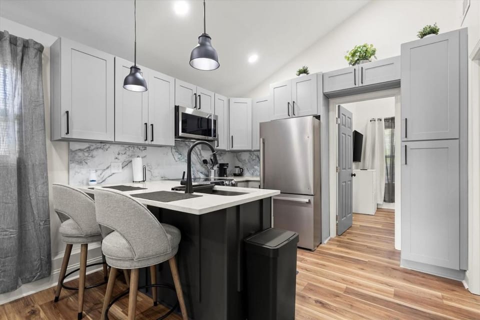 World Cup Compound - 2 Luxury Homes! Sleeps 12 House in Belvedere Park