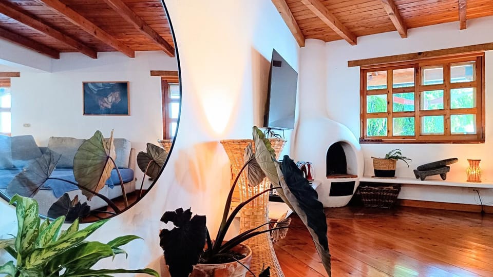 Living room, Seating area, fireplace
